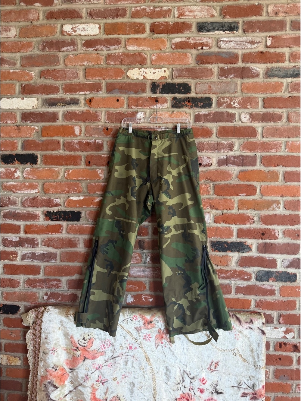 Men's Camouflage Cargo Pants with Zippered Leg Pockets